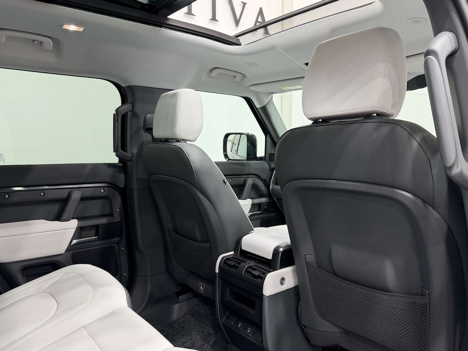 Used Land Rover Defender 2025 for sale - 78011920: Photo 16