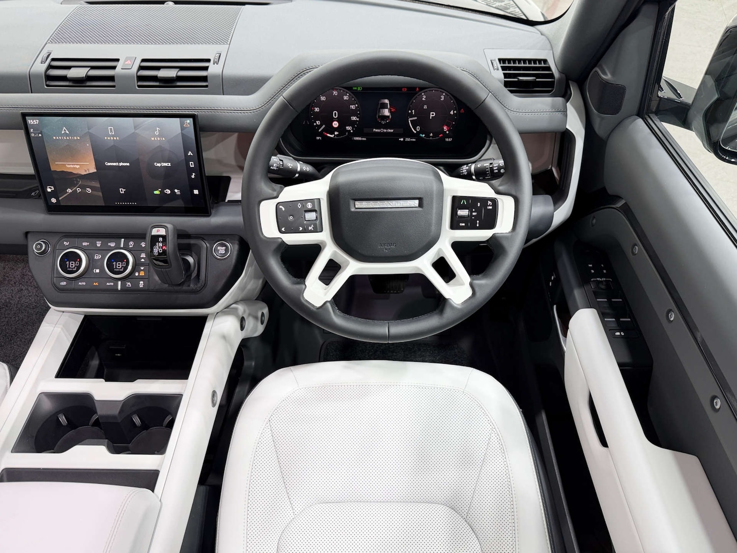 Used Land Rover Defender 2025 for sale - 78011920: Photo 21