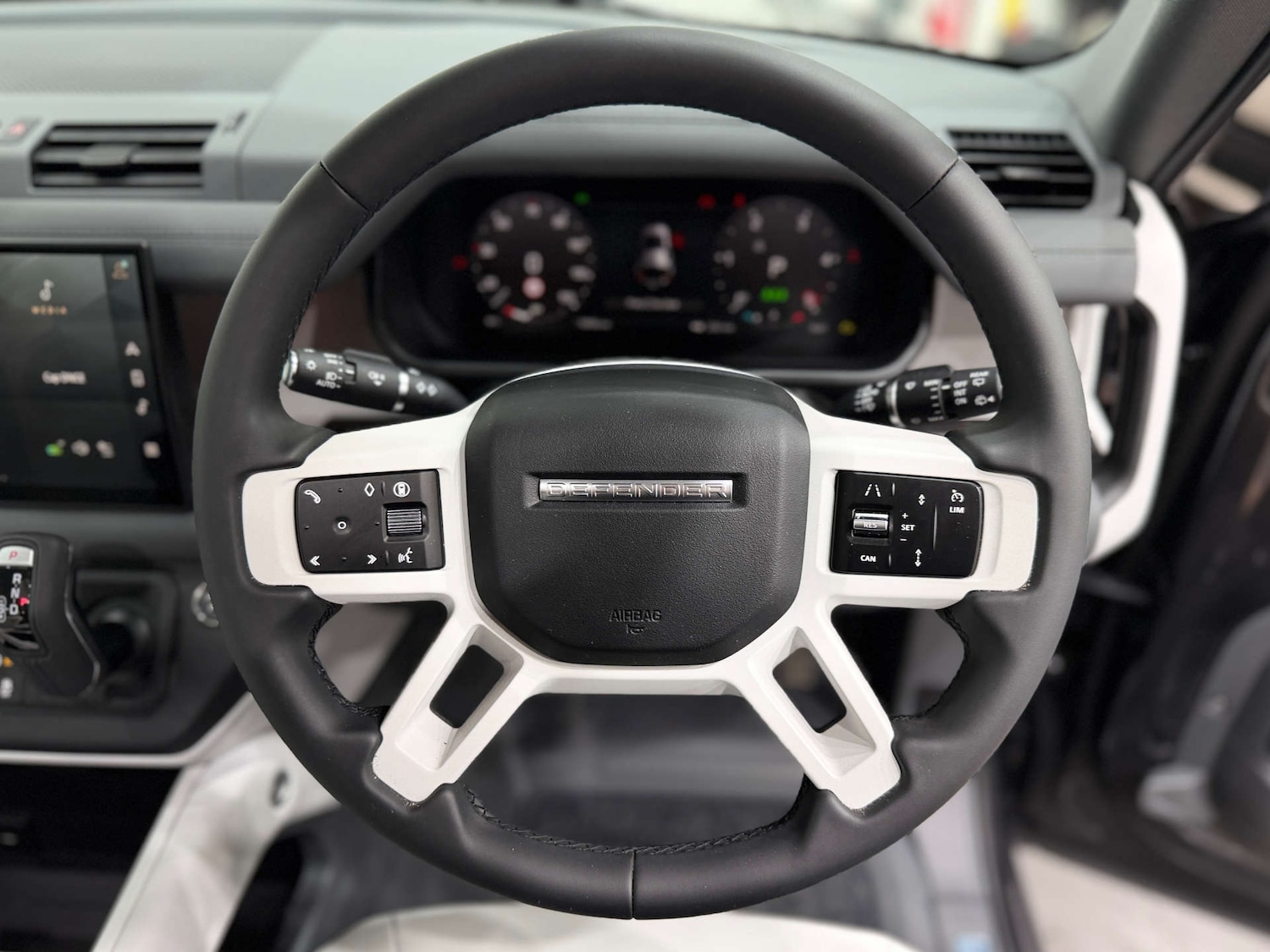 Used Land Rover Defender 2025 for sale - 78011920: Photo 22