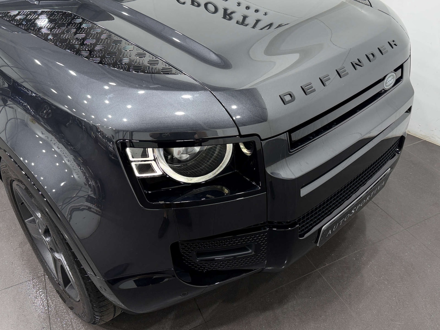 Used Land Rover Defender 2025 for sale - 78011920: Photo 32