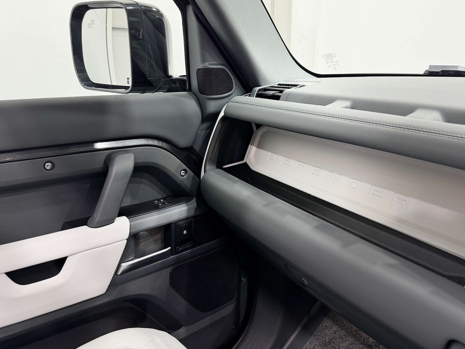 Used Land Rover Defender 2025 for sale - 78011920: Photo 34