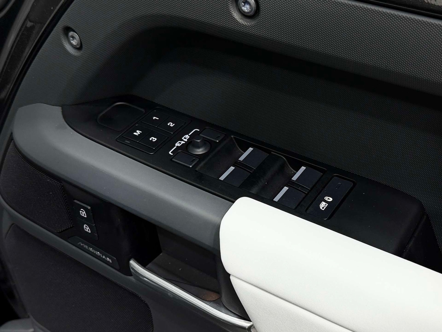 Used Land Rover Defender 2025 for sale - 78011920: Photo 37