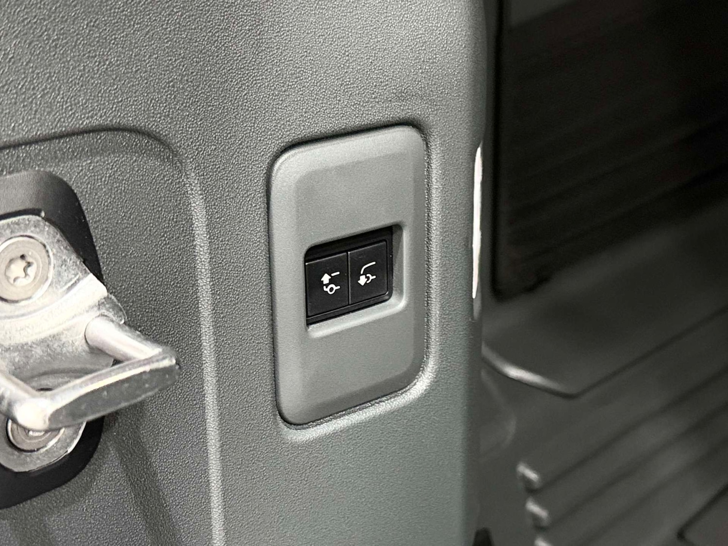 Used Land Rover Defender 2025 for sale - 78011920: Photo 38