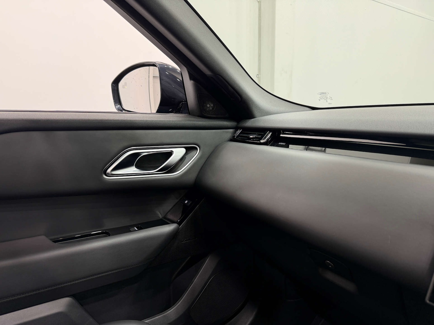 Used Land Rover Range Rover Velar 2023 for sale - 77833902: Photo 35