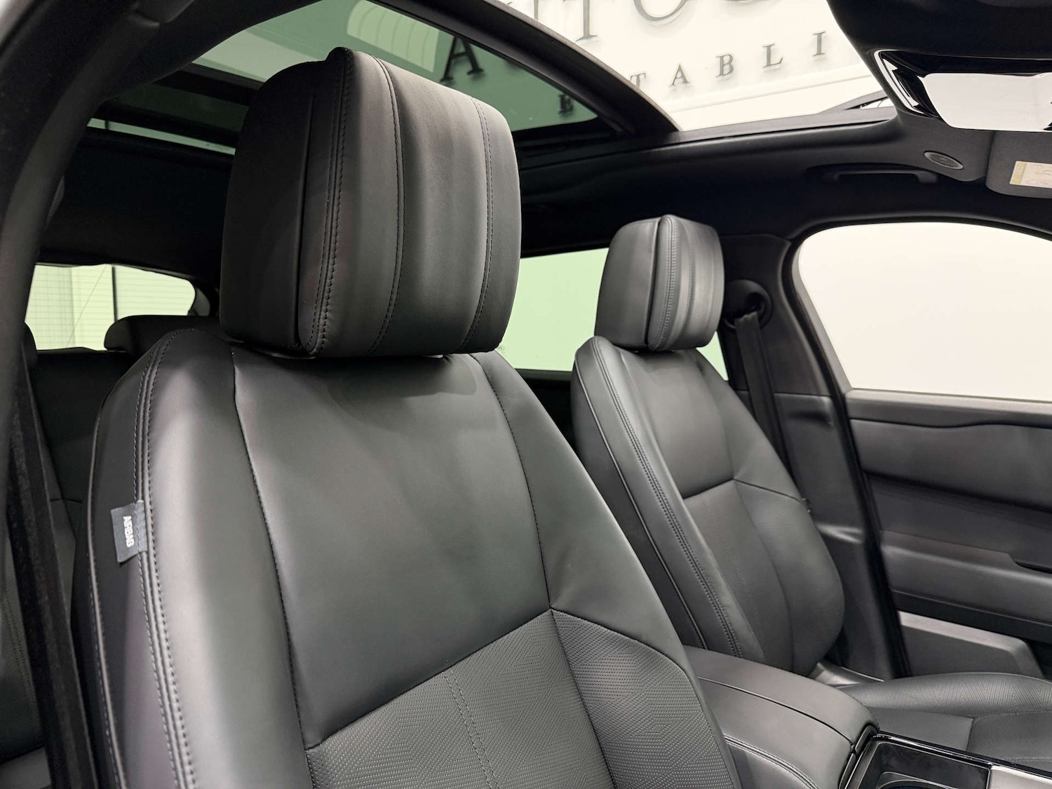 Used Land Rover Range Rover Velar 2023 for sale - 77833902: Photo 39