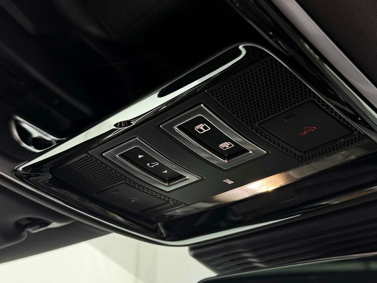 Used Land Rover Range Rover Velar 2023 for sale - 77833902: Photo 41