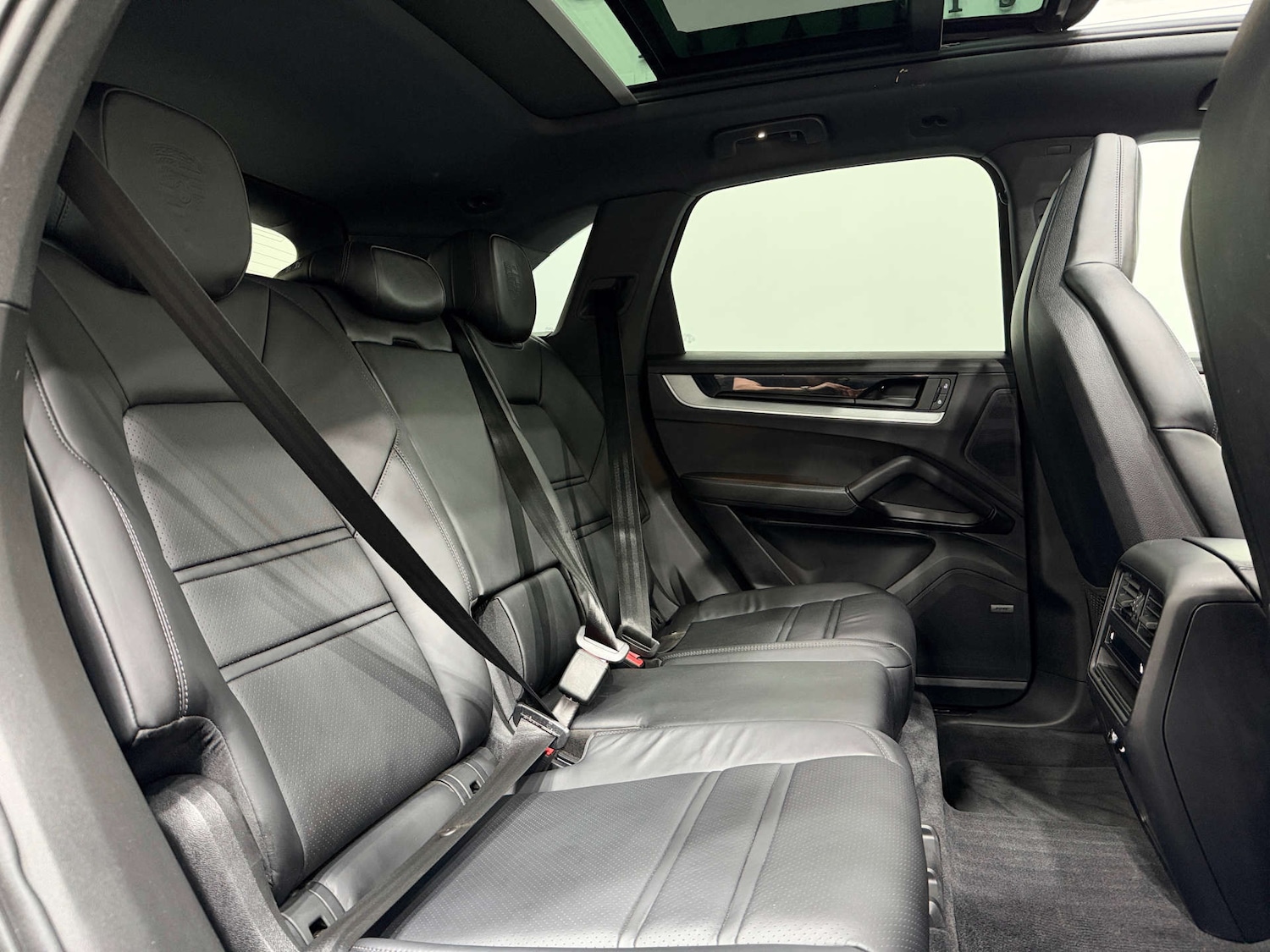 Used Porsche Cayenne 2023 for sale - 76957018: Photo 16