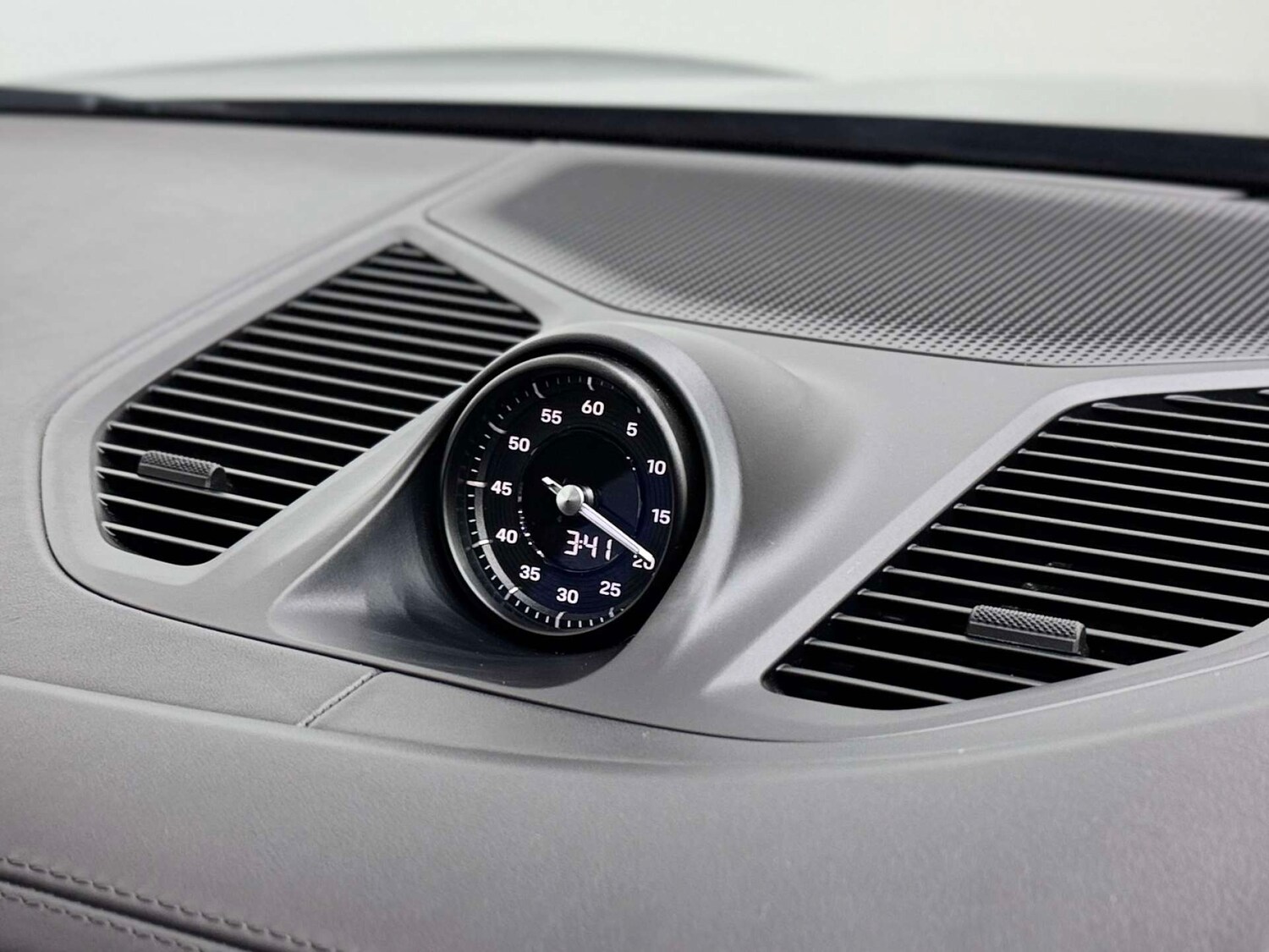 Used Porsche Cayenne 2023 for sale - 76957018: Photo 48