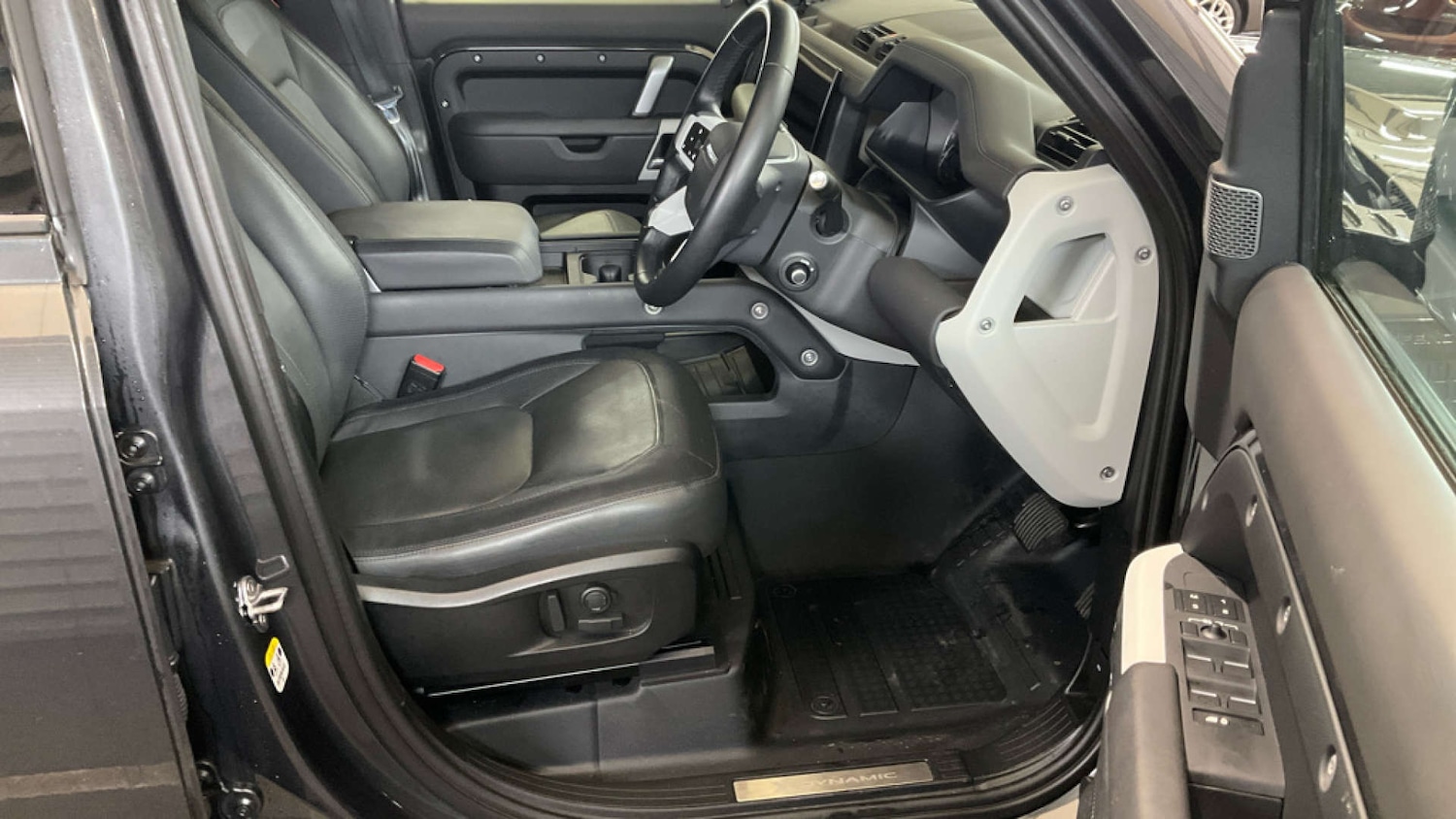 Used Land Rover Defender 2023 for sale - 77681305: Photo 3