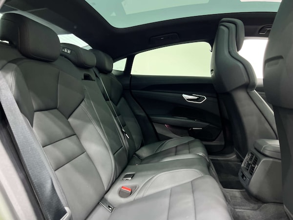 Used Audi e-tron GT 2023 for sale - 76277570: Photo 14