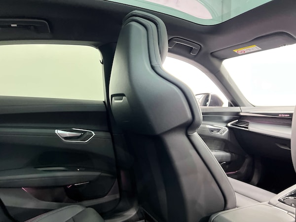 Used Audi e-tron GT 2023 for sale - 76277570: Photo 17