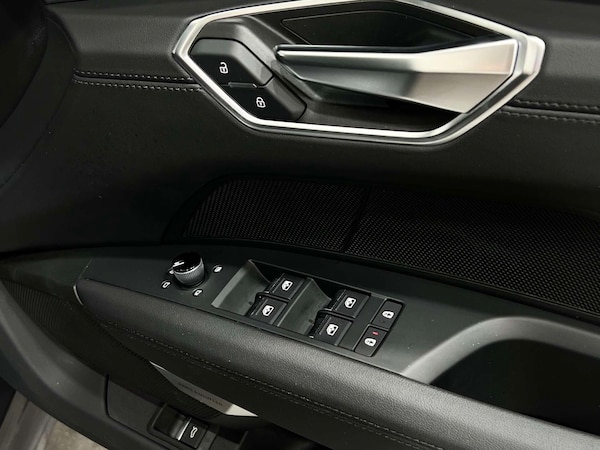 Used Audi e-tron GT 2023 for sale - 76277570: Photo 38