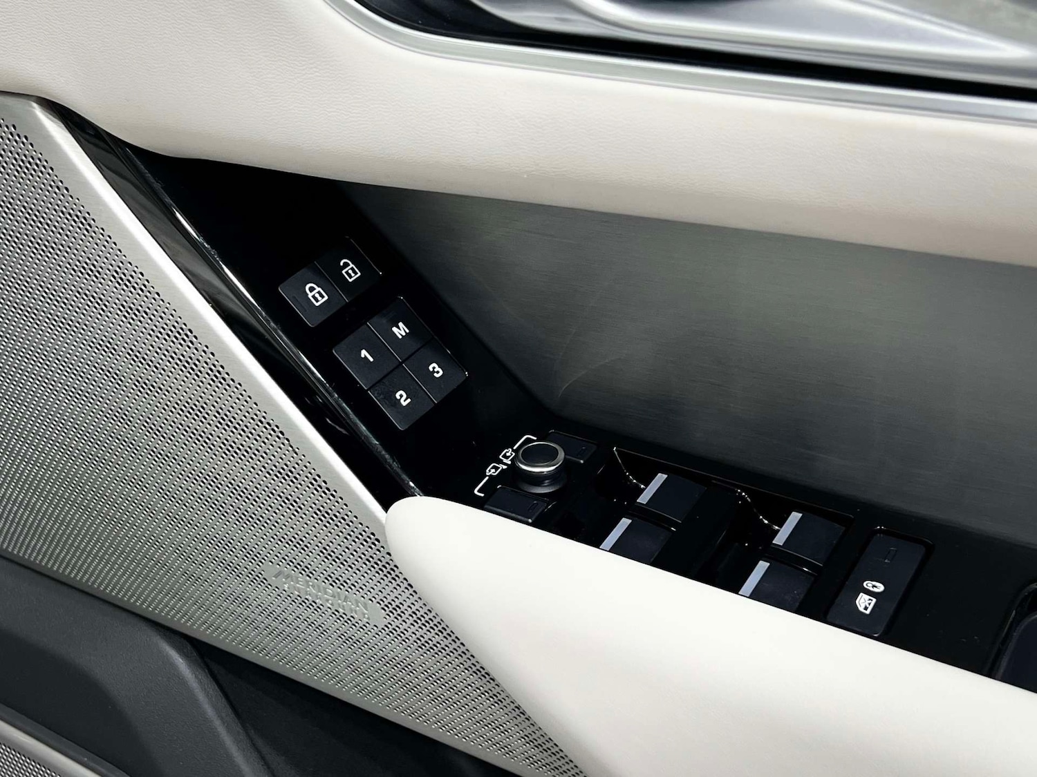 Used Land Rover Range Rover Velar 2022 for sale - 76076567: Photo 36