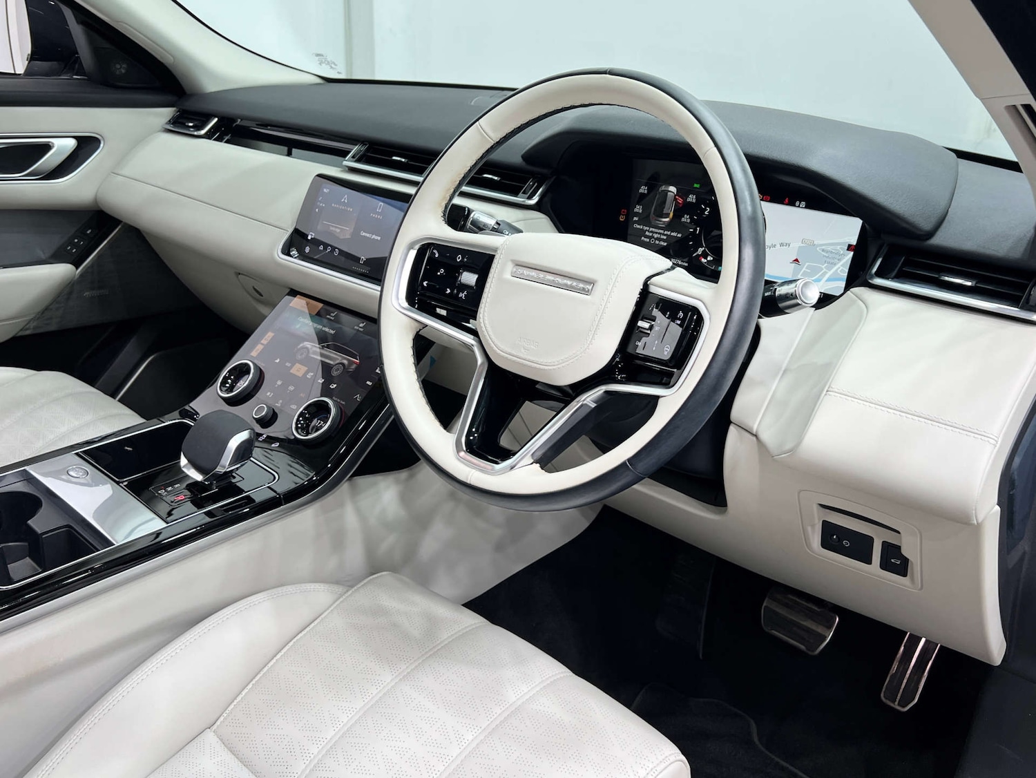 Used Land Rover Range Rover Velar 2022 for sale - 76076567: Photo 41