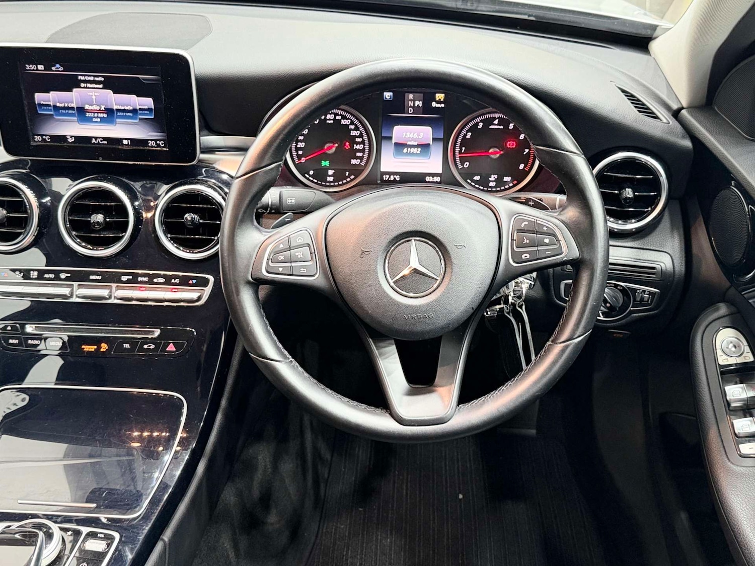 Used Mercedes-Benz C Class 2017 for sale - 76547243: Photo 2