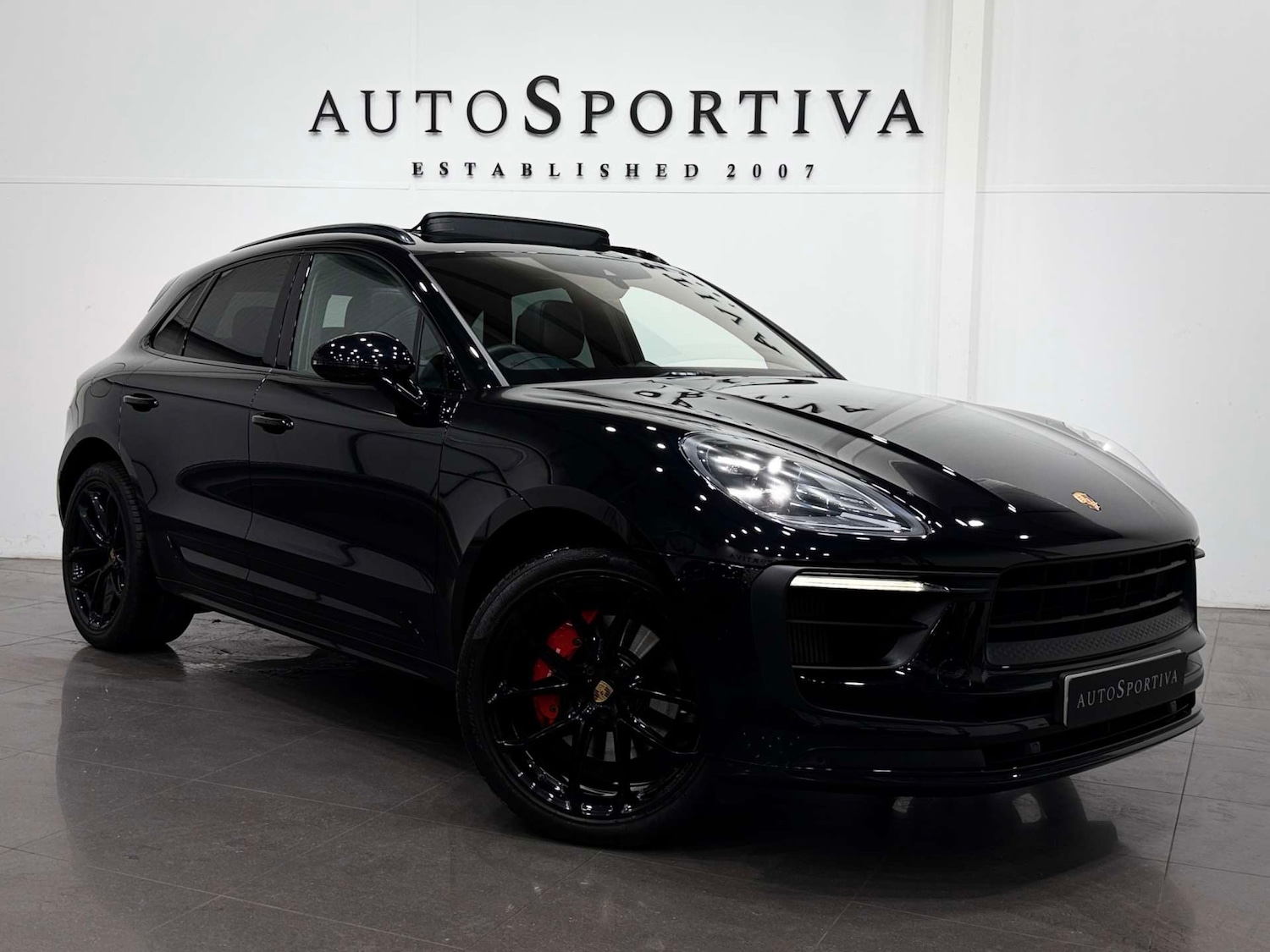Used Porsche Macan 2021 for sale - 76354278: Photo 1