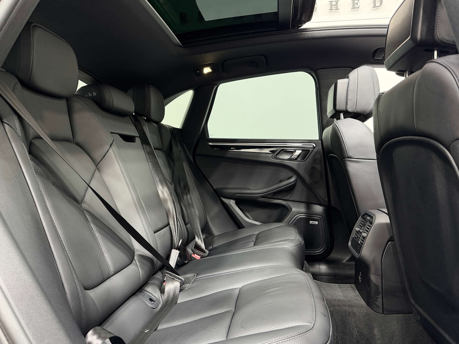 Used Porsche Macan 2021 for sale - 76354278: Photo 15
