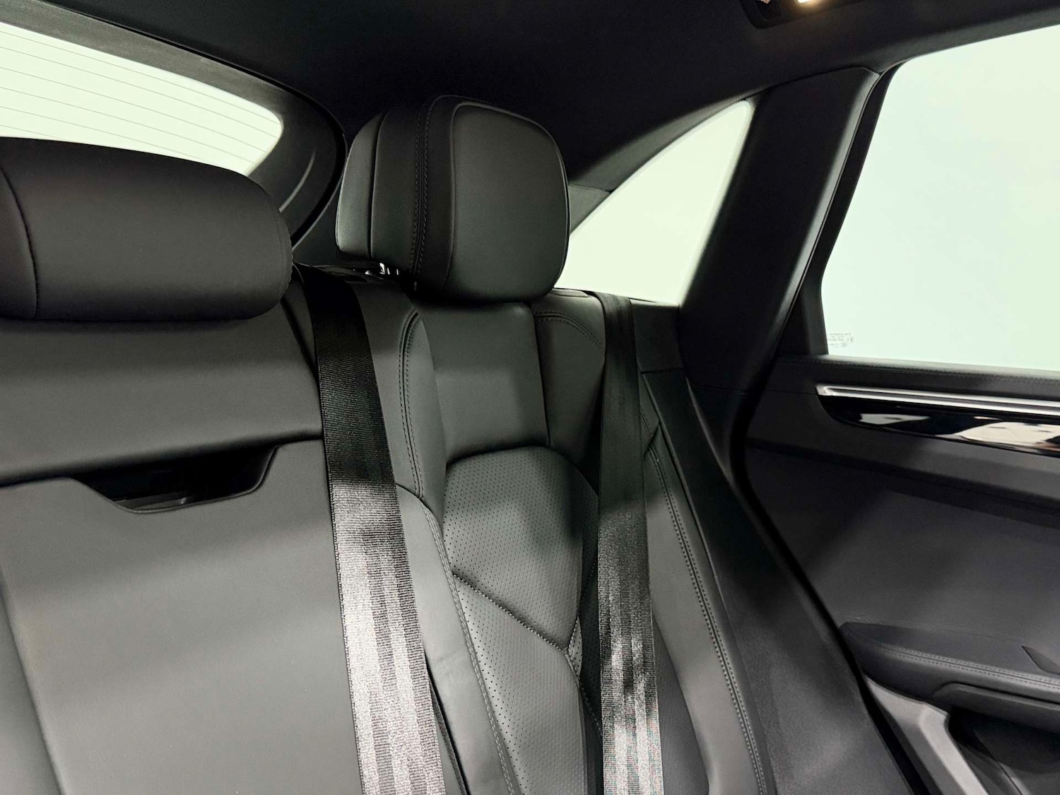 Used Porsche Macan 2021 for sale - 76354278: Photo 16