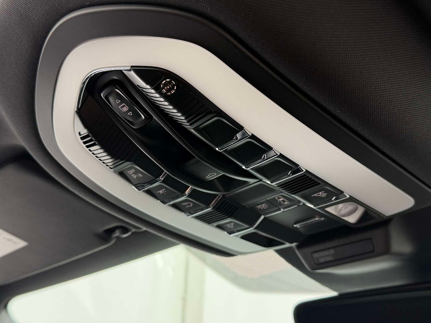 Used Porsche Macan 2021 for sale - 76354278: Photo 34