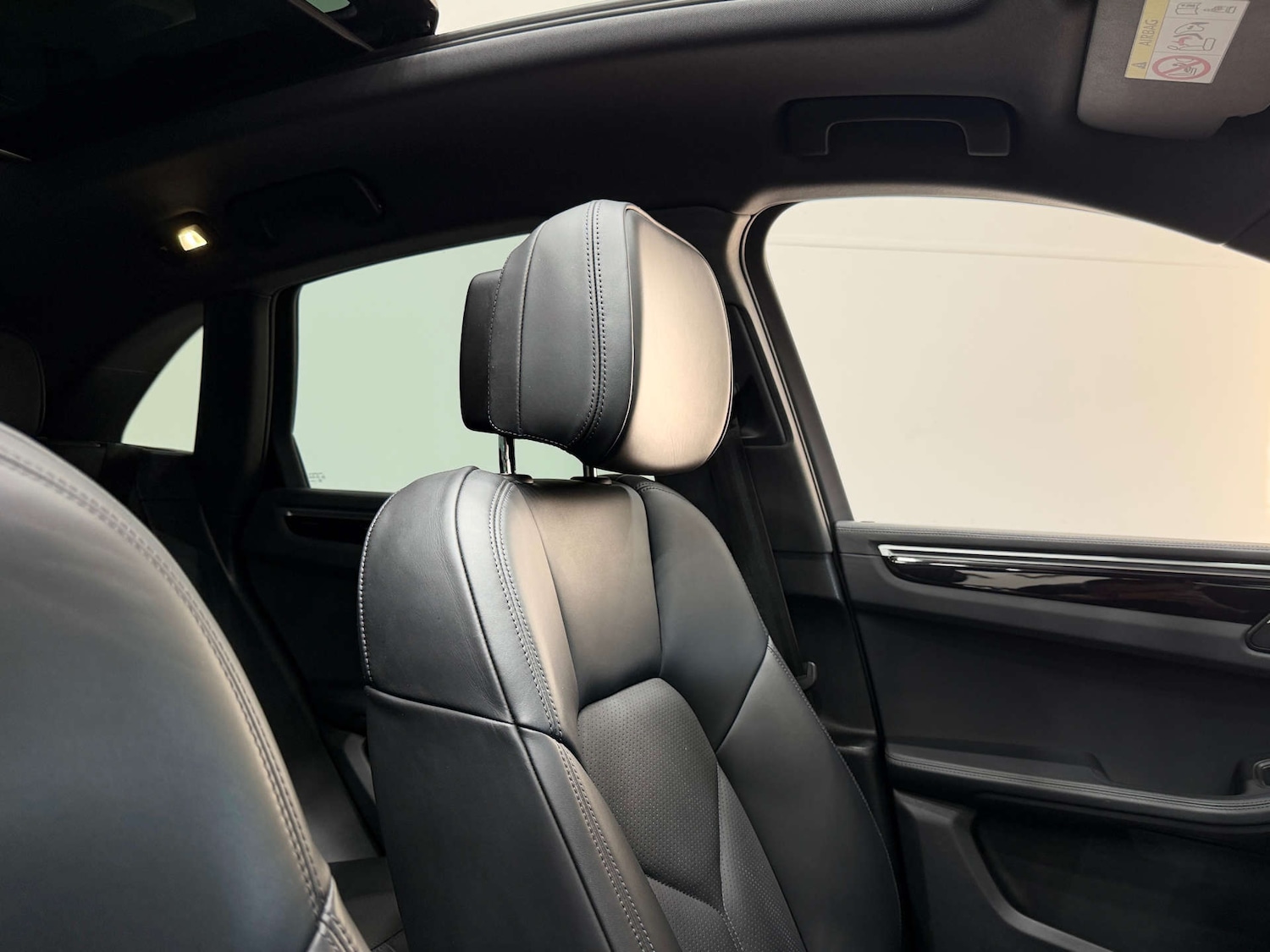 Used Porsche Macan 2021 for sale - 76354278: Photo 35