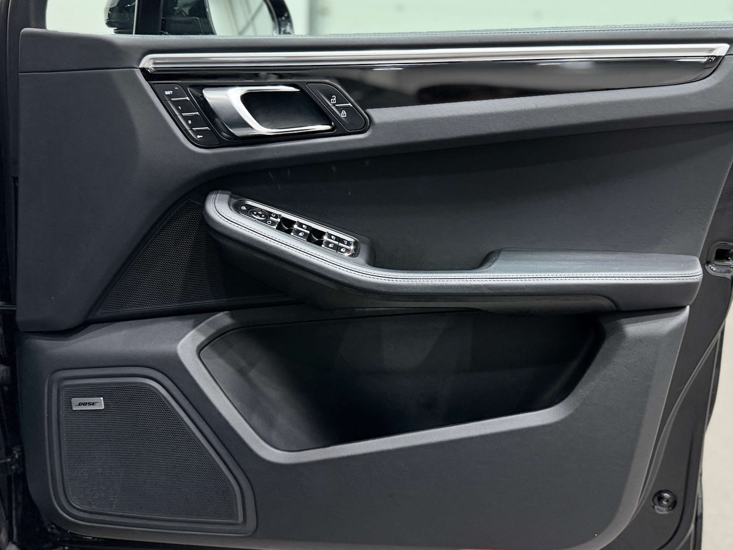 Used Porsche Macan 2021 for sale - 76354278: Photo 37