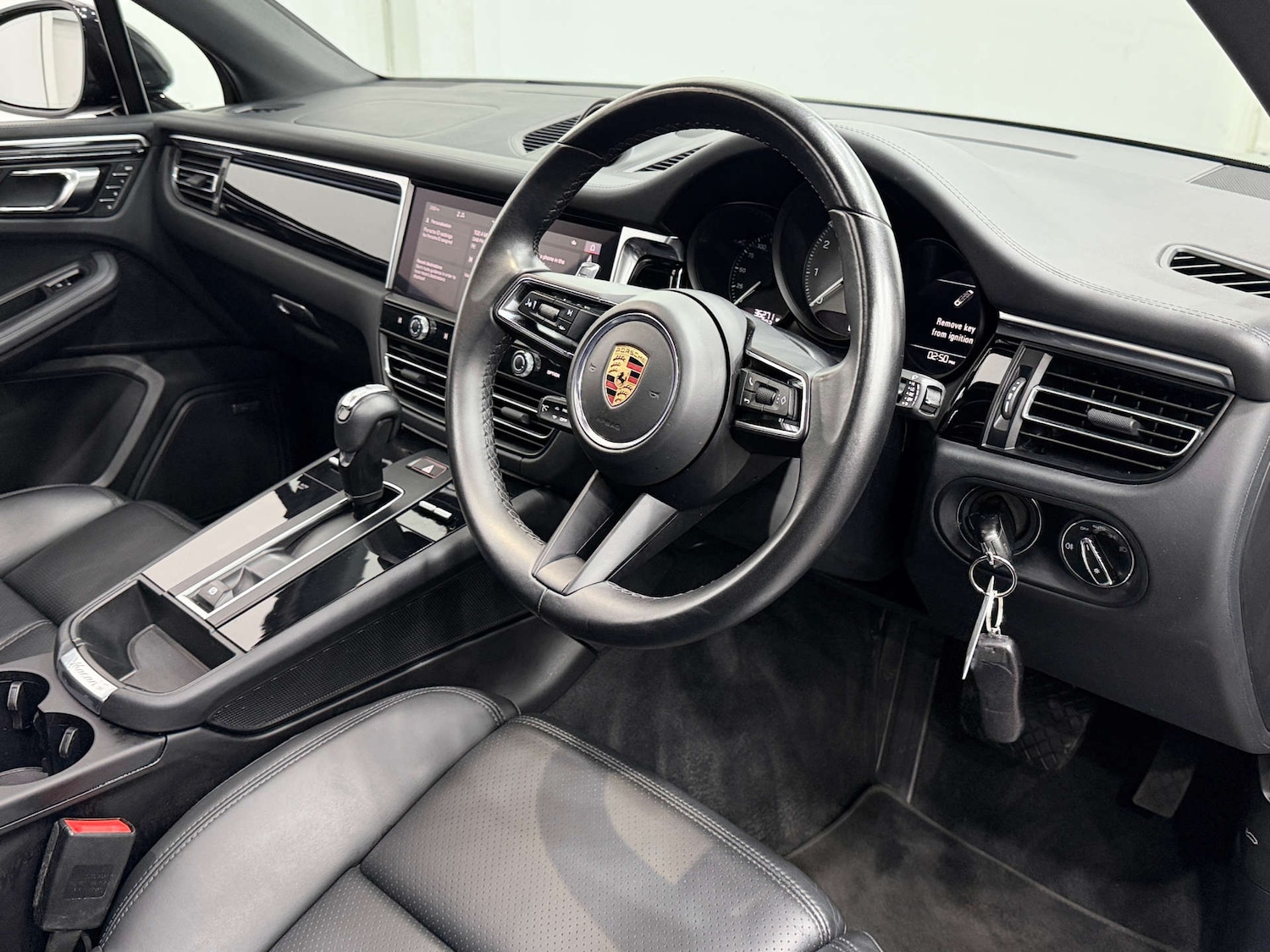 Used Porsche Macan 2021 for sale - 76354278: Photo 42
