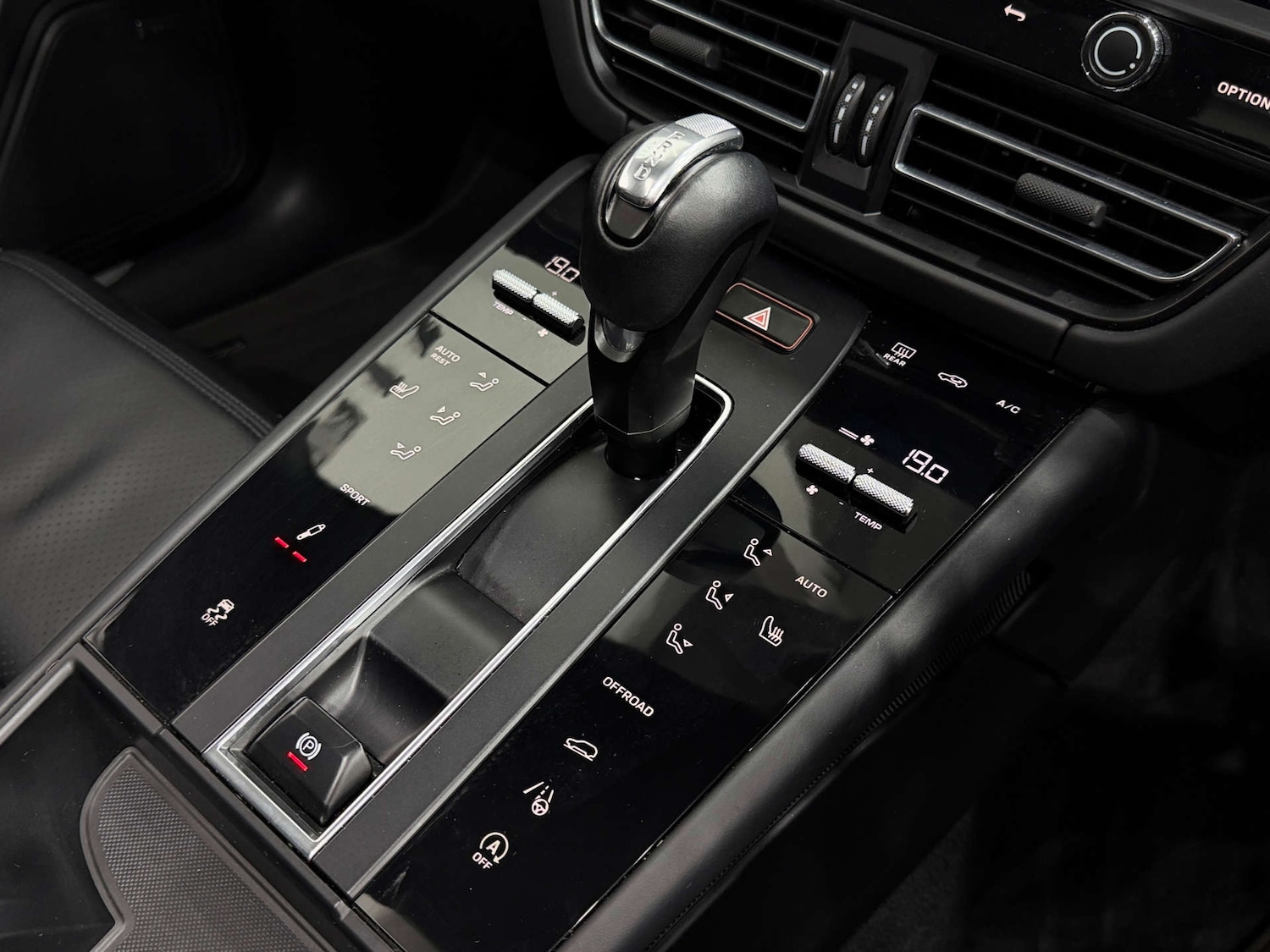 Used Porsche Macan 2021 for sale - 76354278: Photo 48