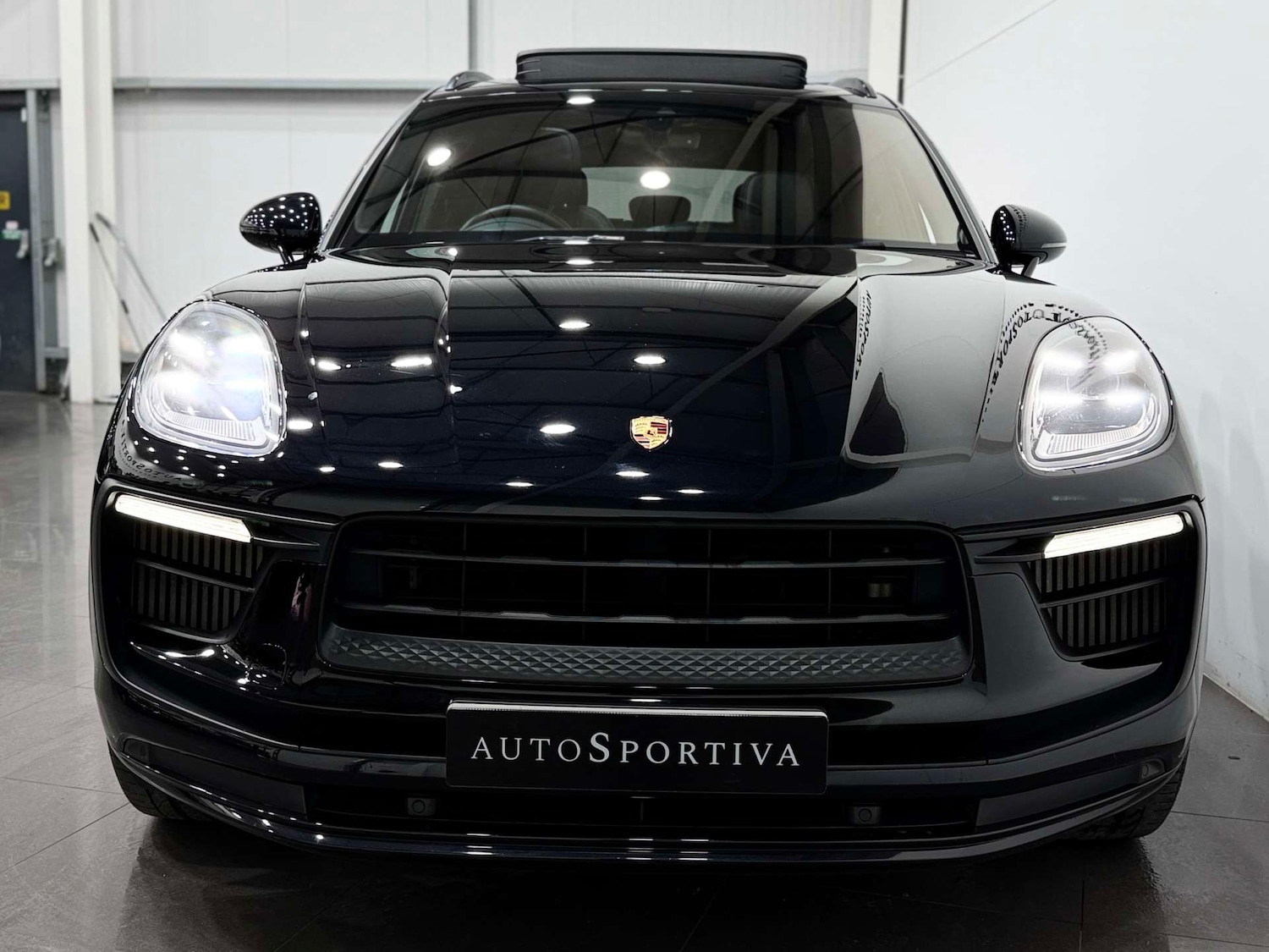 Used Porsche Macan 2021 for sale - 76354278: Photo 8