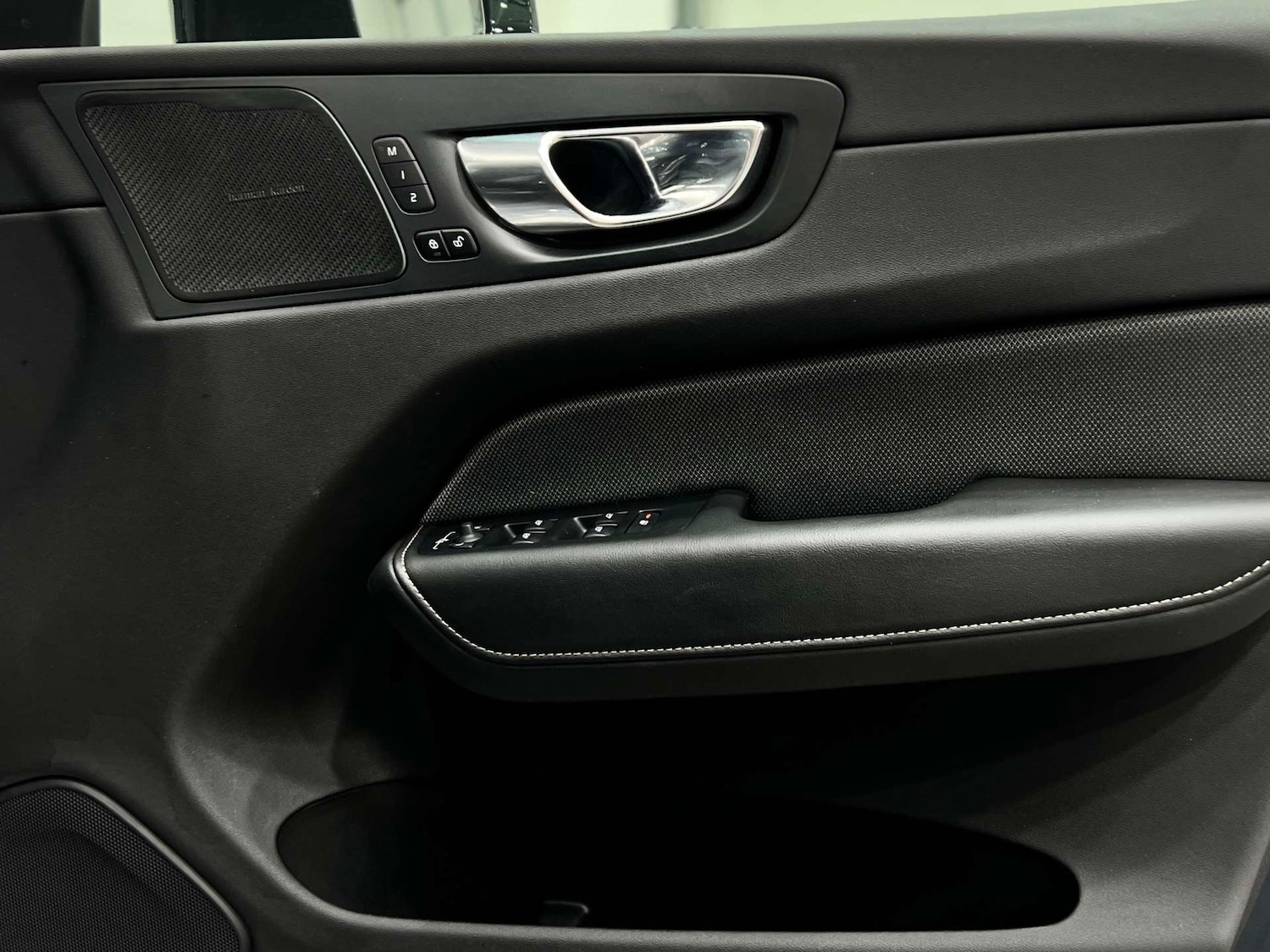 Used Volvo XC60 2021 for sale - 76277537: Photo 37