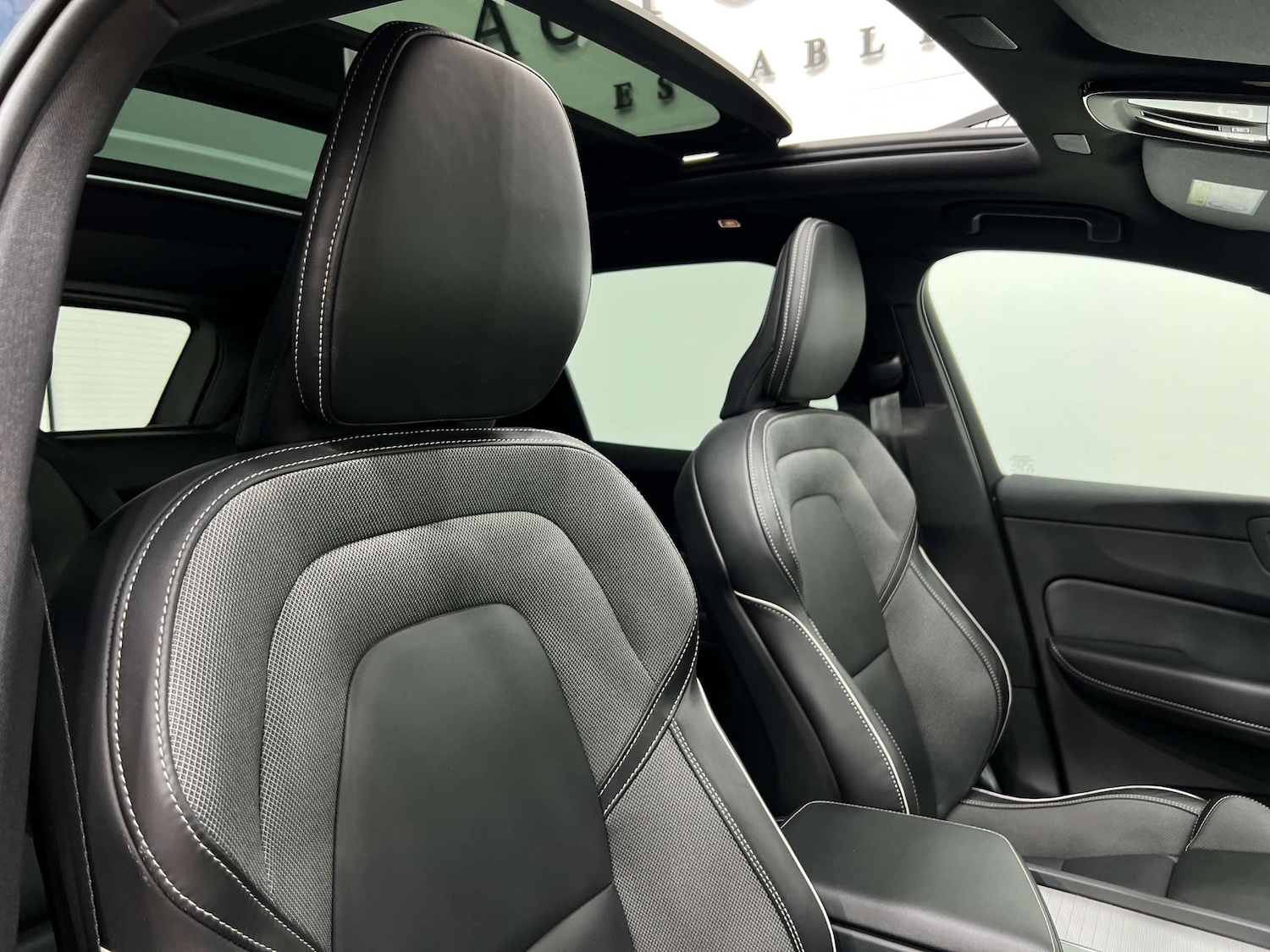 Used Volvo XC60 2021 for sale - 76277537: Photo 39