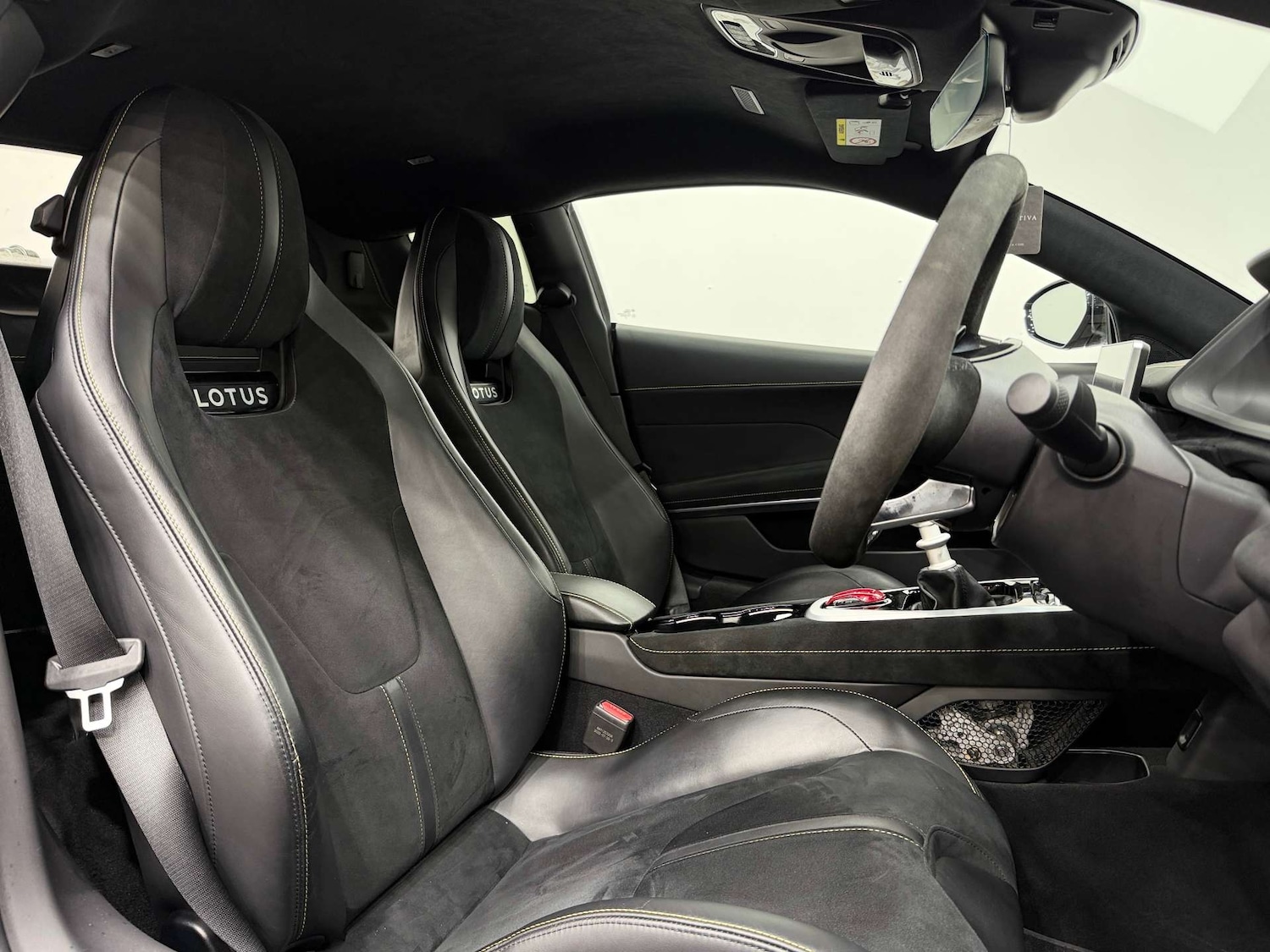 Used Lotus Emira 2023 for sale - 77700902: Photo 2
