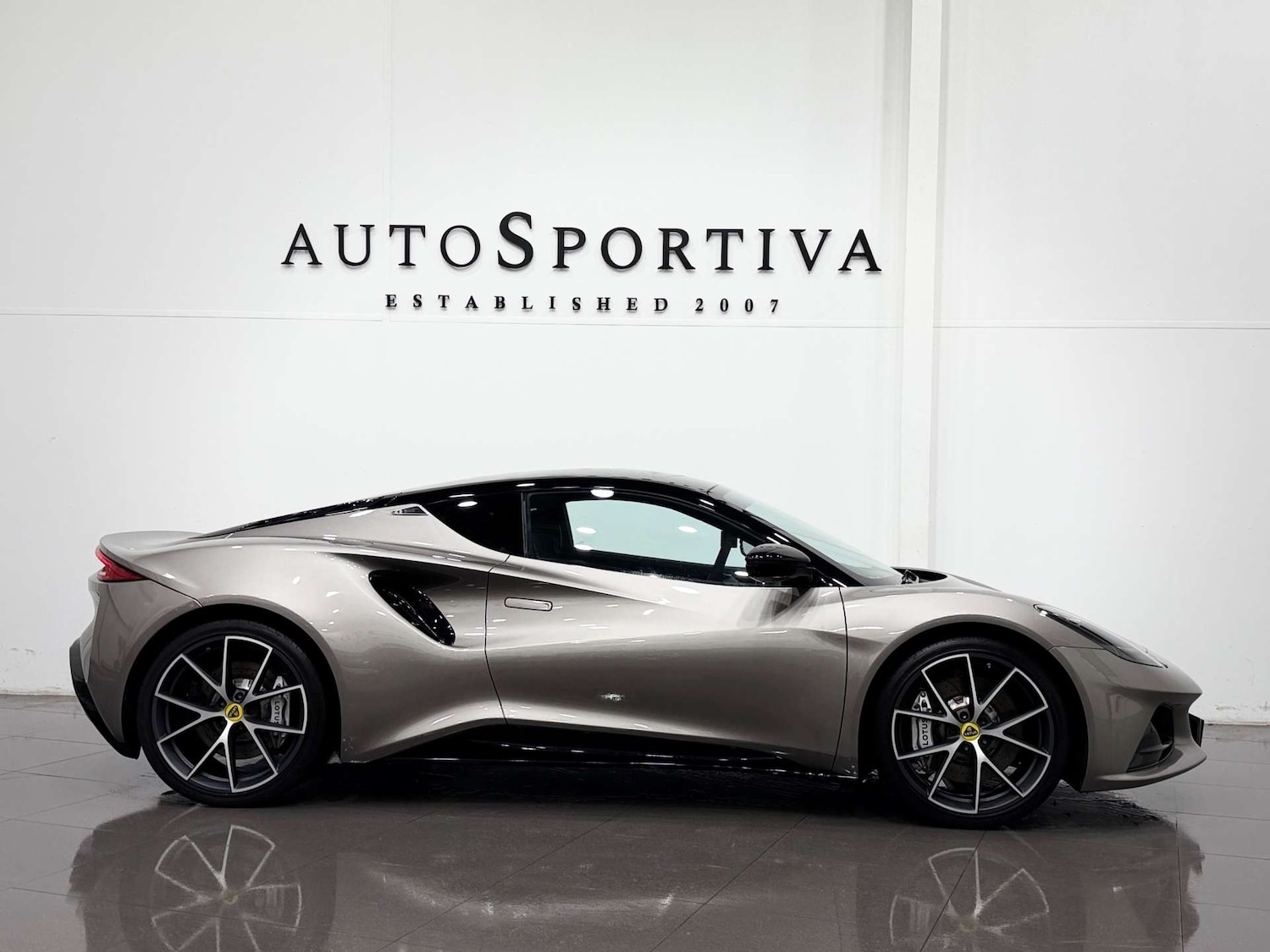 Used Lotus Emira 2023 for sale - 77700902: Photo 7