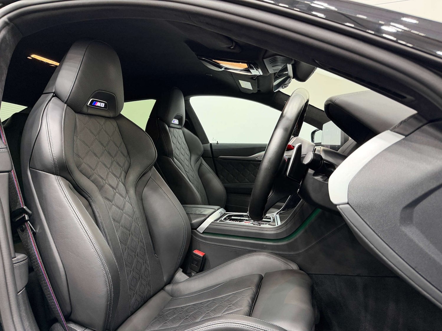 Used BMW M8 2025 for sale - 77833886: Photo 2