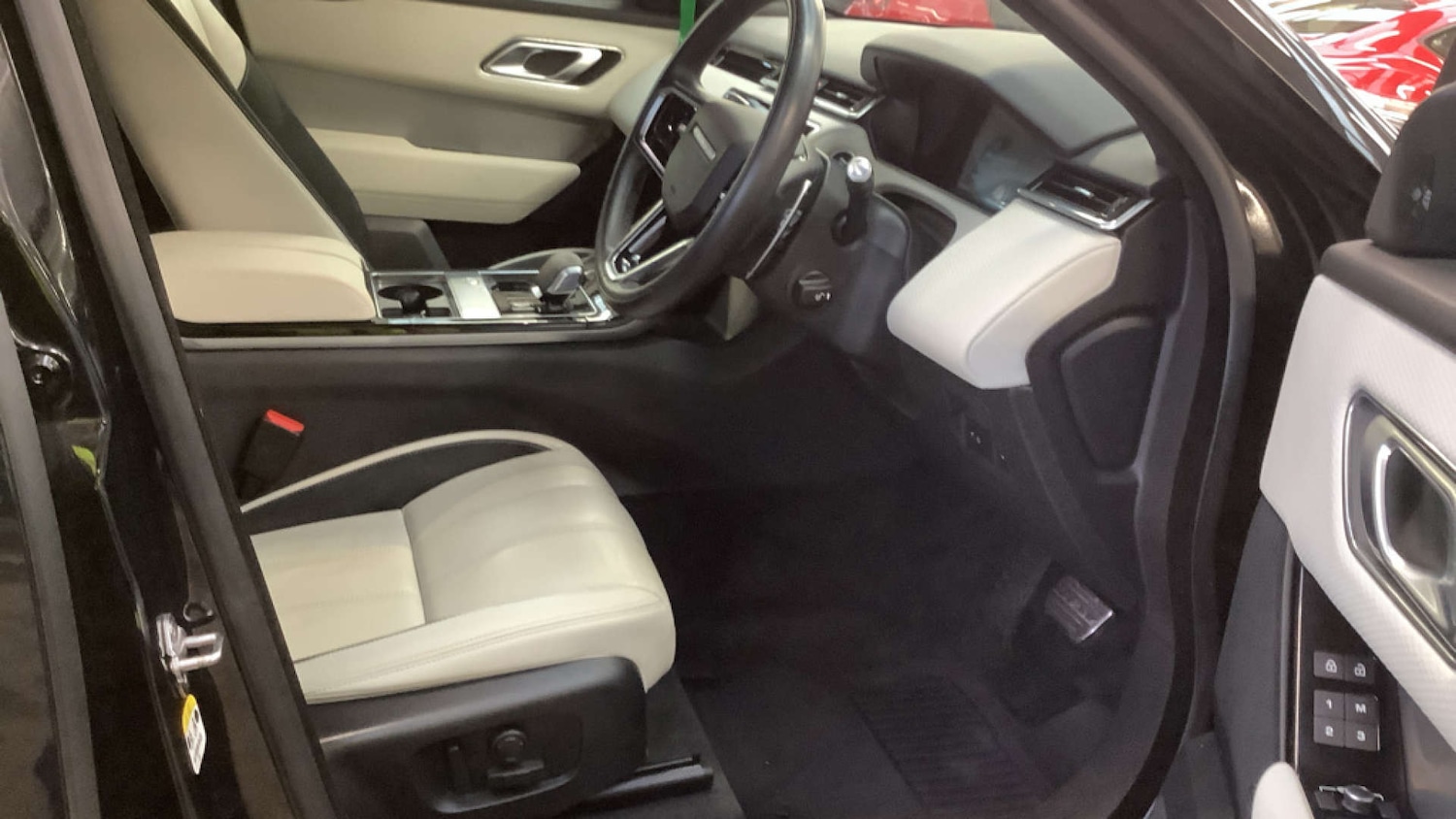 Used Land Rover Range Rover Velar 2022 for sale - 77545032: Photo 3