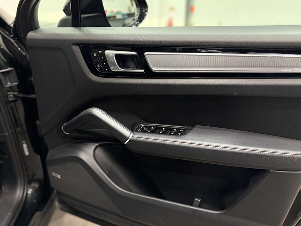 Used Porsche Cayenne 2022 for sale - 76301990: Photo 28