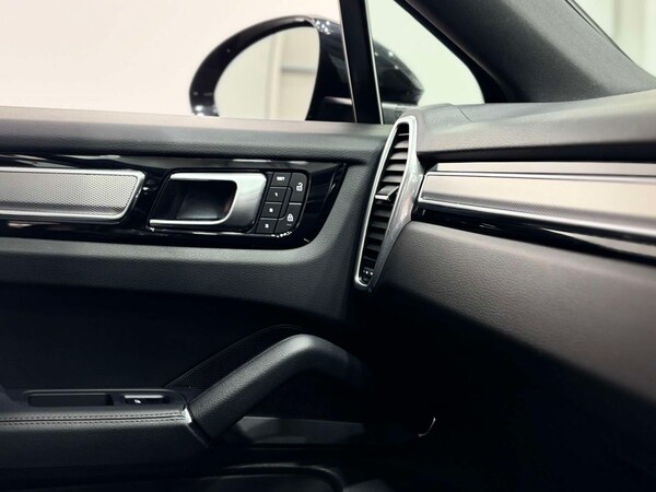 Used Porsche Cayenne 2022 for sale - 76301990: Photo 29