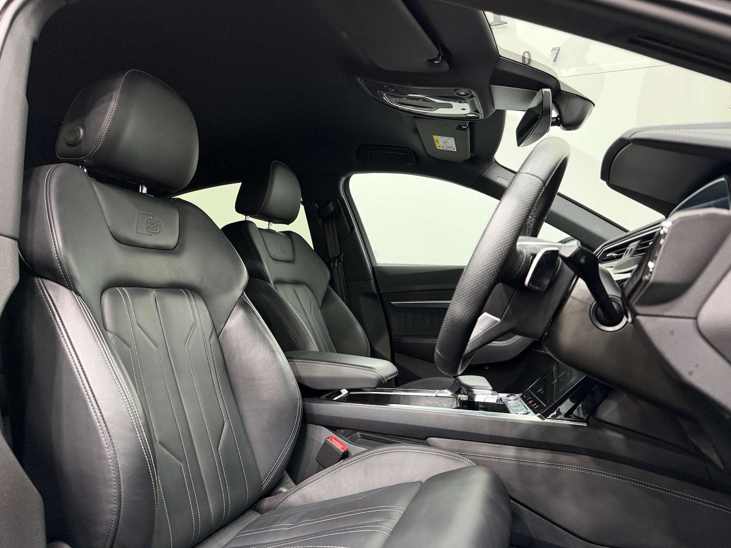 Used Audi Q8 e-tron 2024 for sale - 77765738: Photo 2