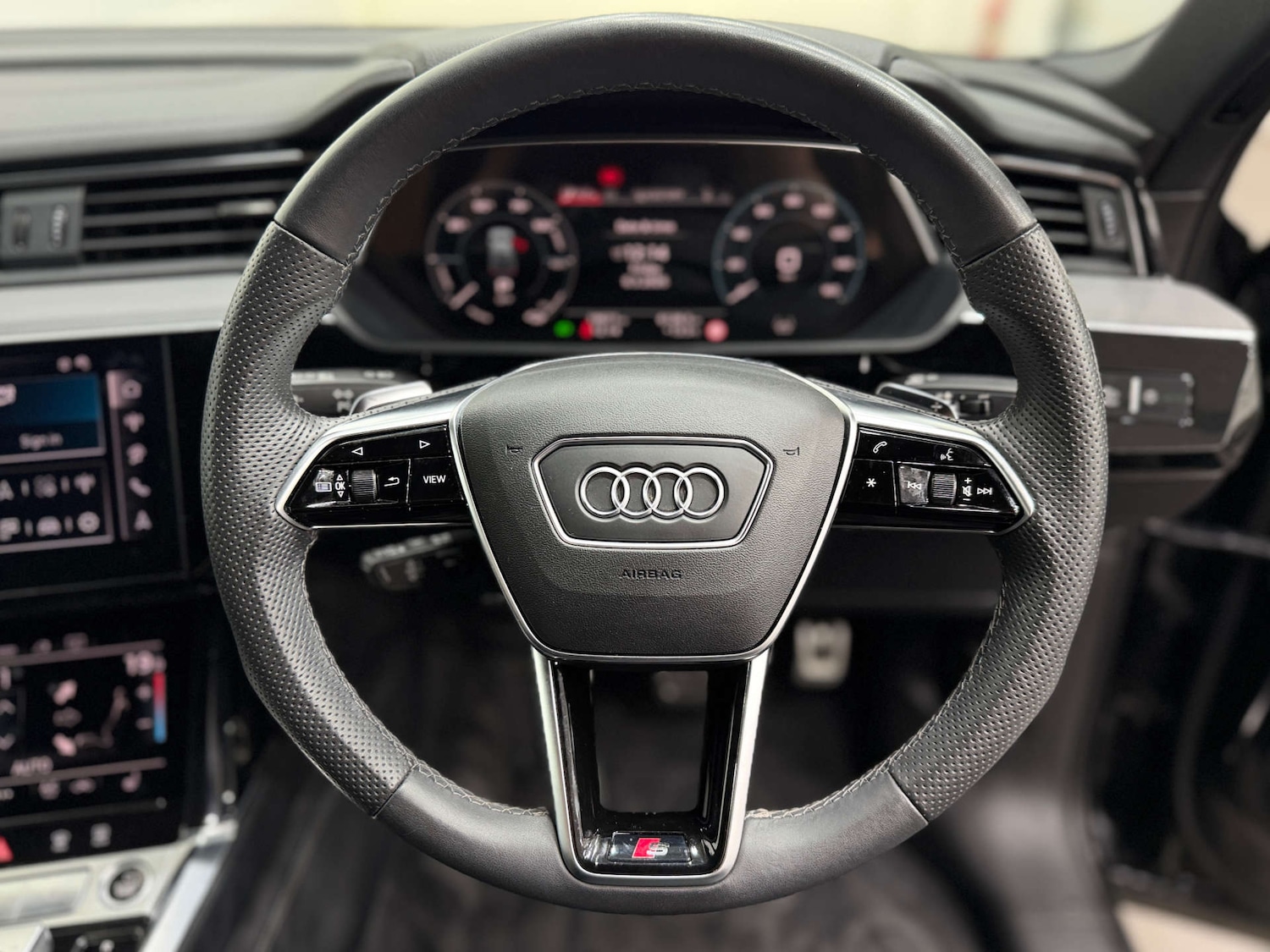 Used Audi Q8 e-tron 2024 for sale - 77765738: Photo 24