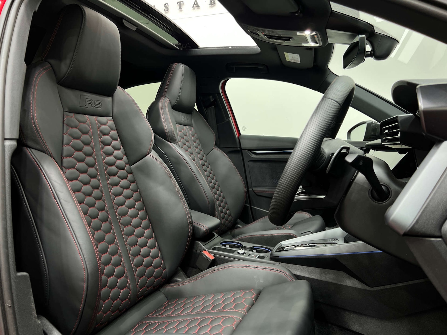 Used Audi RS3 2025 for sale - 76600944: Photo 2