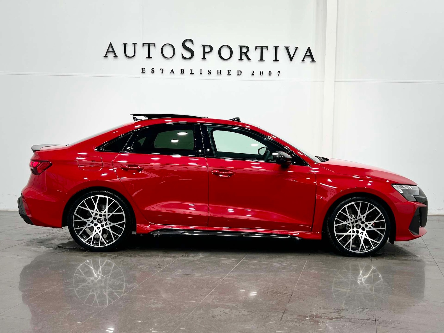 Used Audi RS3 2025 for sale - 76600944: Photo 3