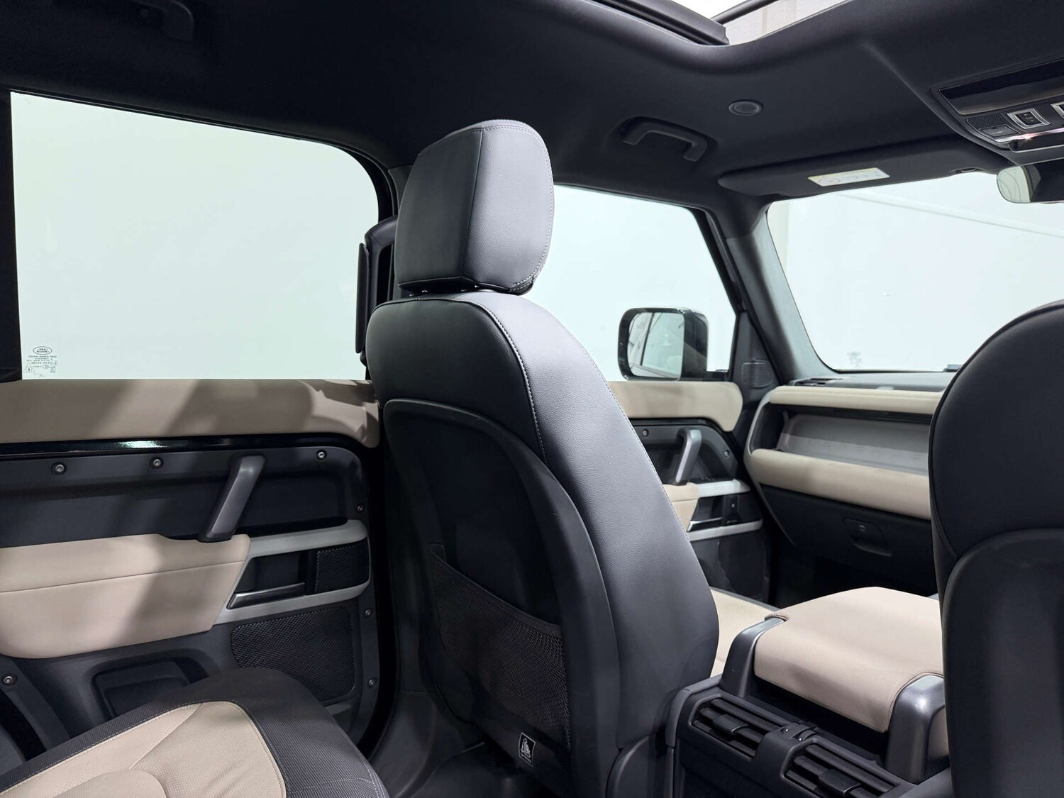 Used Land Rover Defender 2022 for sale - 76422531: Photo 19