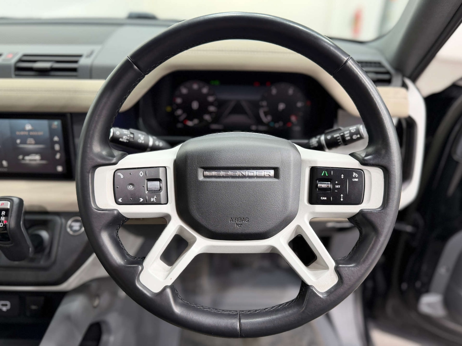 Used Land Rover Defender 2022 for sale - 76422531: Photo 24