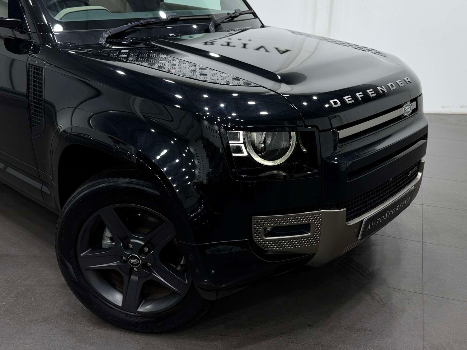 Used Land Rover Defender 2022 for sale - 76422531: Photo 35