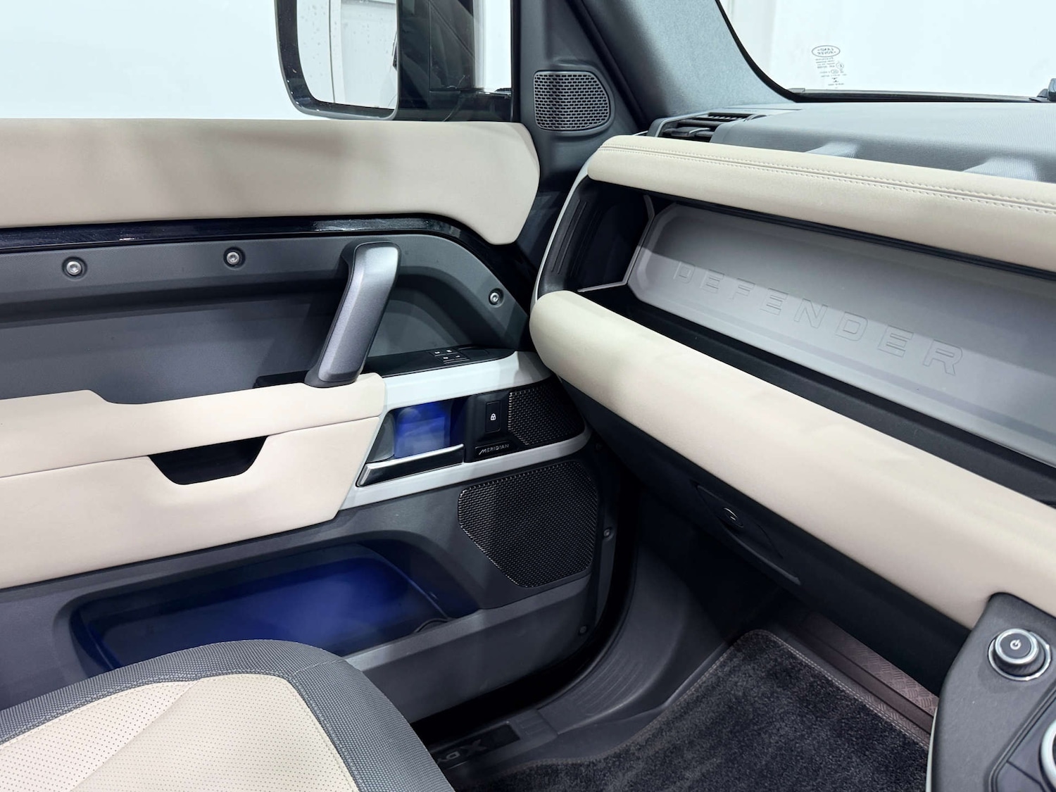 Used Land Rover Defender 2022 for sale - 76422531: Photo 38