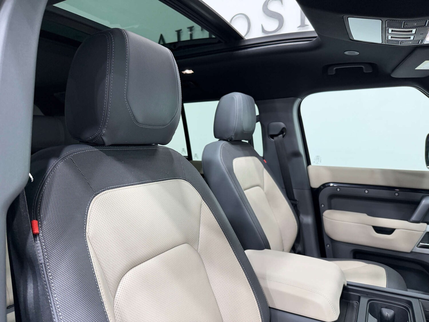 Used Land Rover Defender 2022 for sale - 76422531: Photo 43