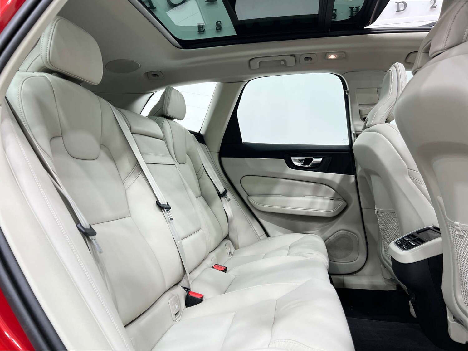 Used Volvo XC60 2021 for sale - 76197232: Photo 15