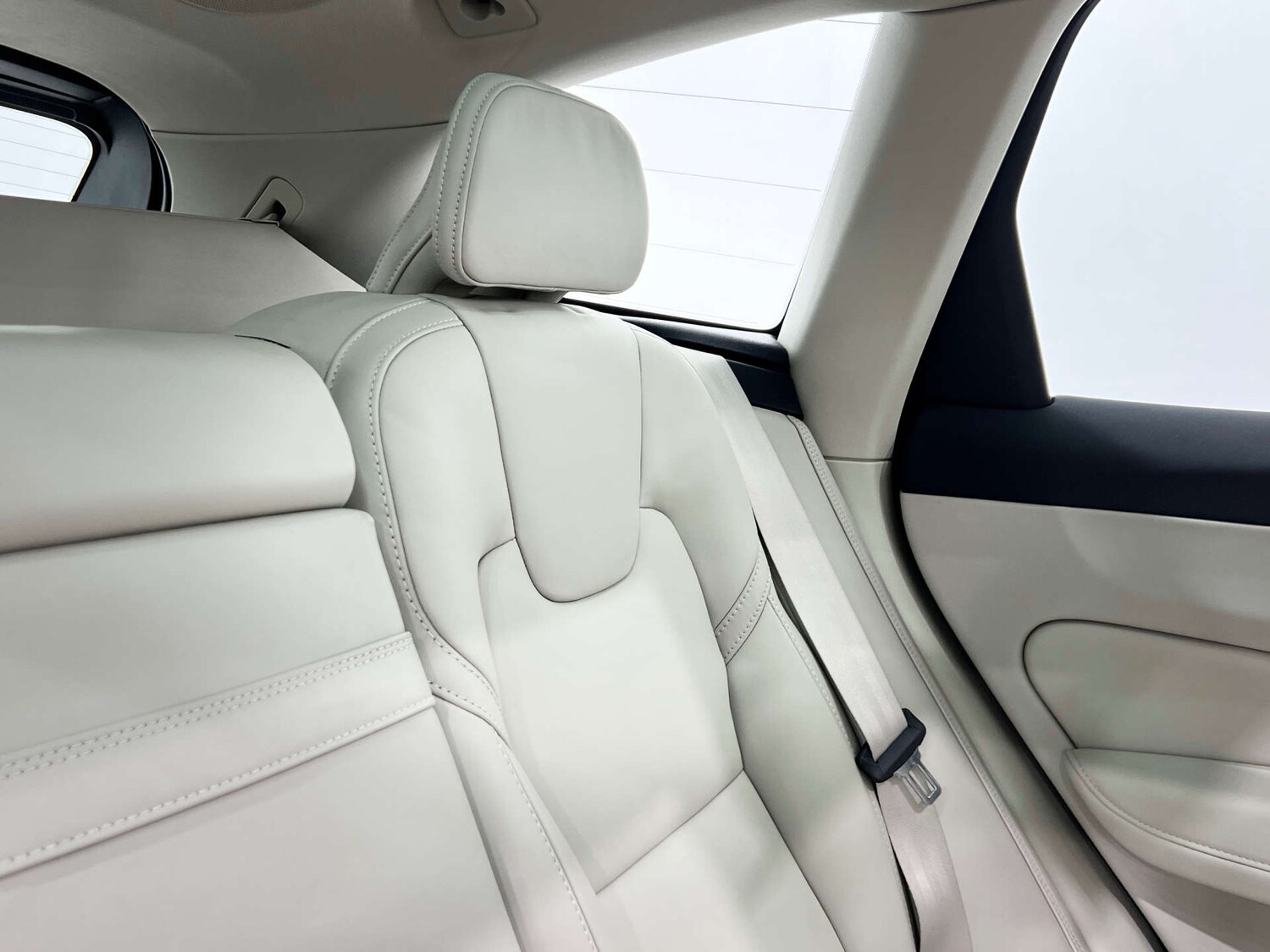 Used Volvo XC60 2021 for sale - 76197232: Photo 16