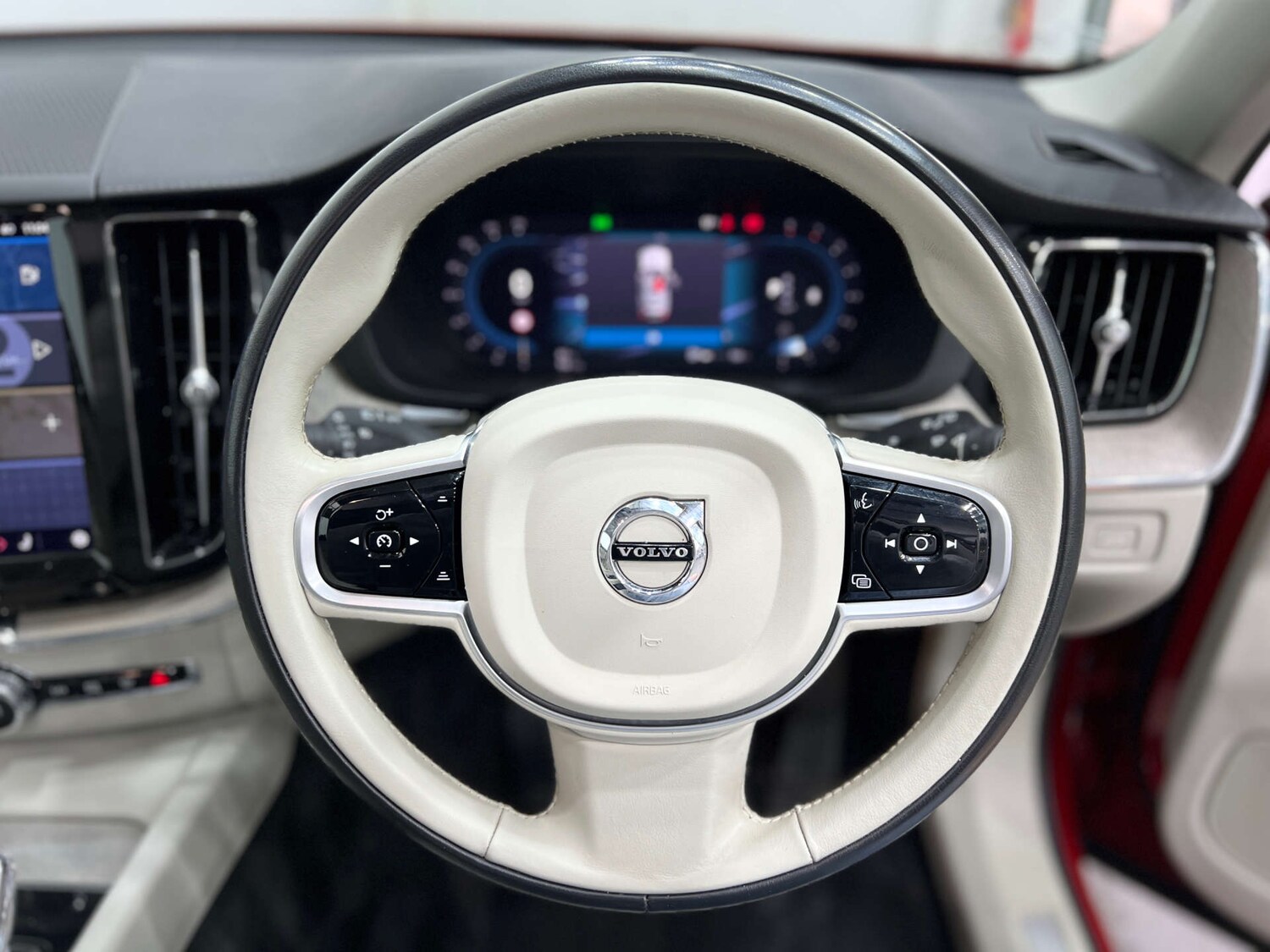 Used Volvo XC60 2021 for sale - 76197232: Photo 21