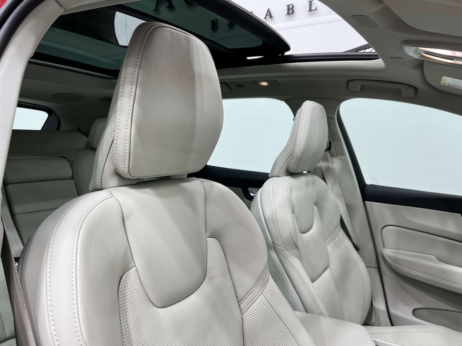 Used Volvo XC60 2021 for sale - 76197232: Photo 36