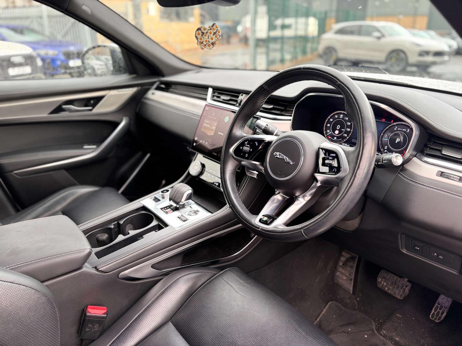 Used Jaguar F-Pace 2021 for sale - 77469856: Photo 2